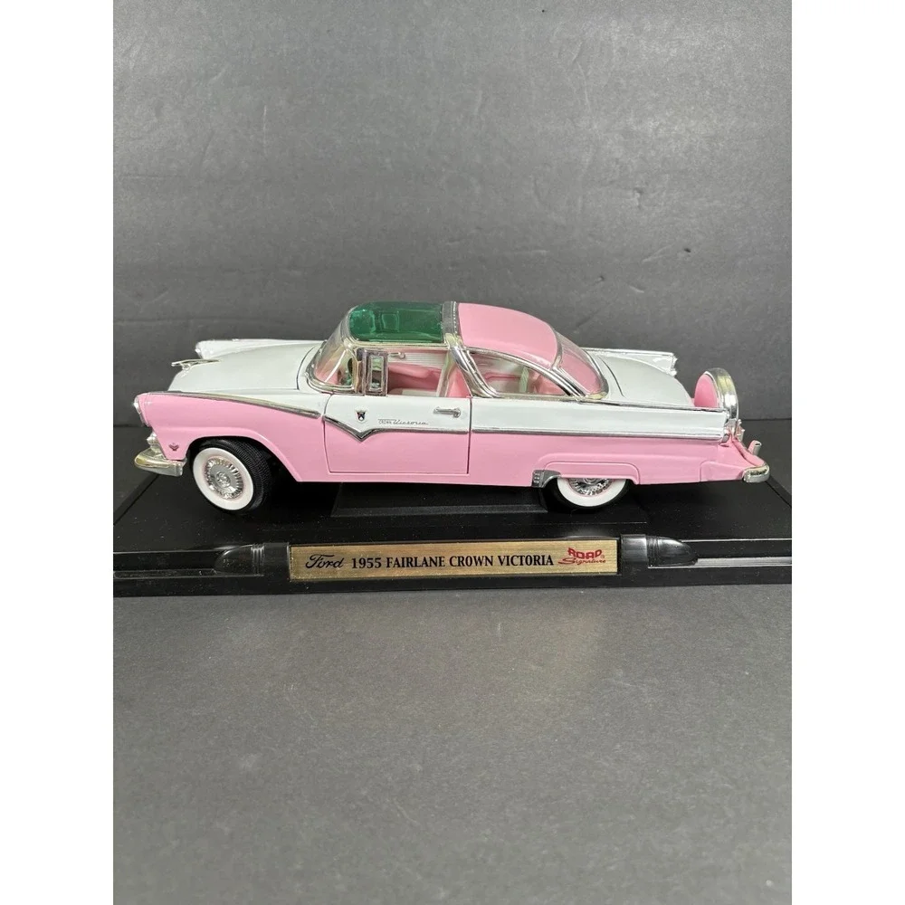 Road Signature 1955 Ford Fairlane Crown Victoria Pink White 1:18 Diecast